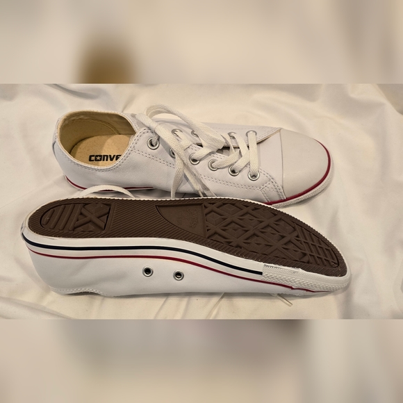 NEW Conerse leather Men's 8 Women's 10 - Picture 3 of 3